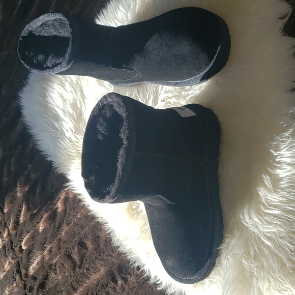 Aussie Merino Black Suede Boot 11Y NWT - Picture 6 of 9